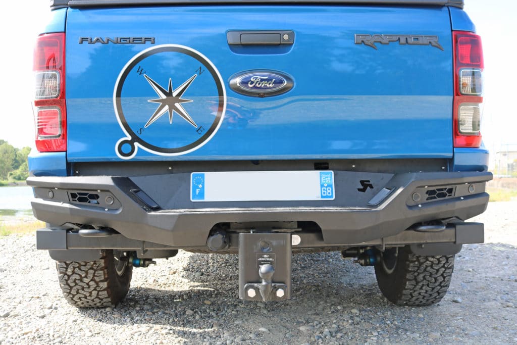 Equip’raid fait sa fête au Raptor. En effet, le célèbre préparateur de Mulhouse propose désormais une gamme d’équipements et d’accessoires dédiée au seul Raptor.