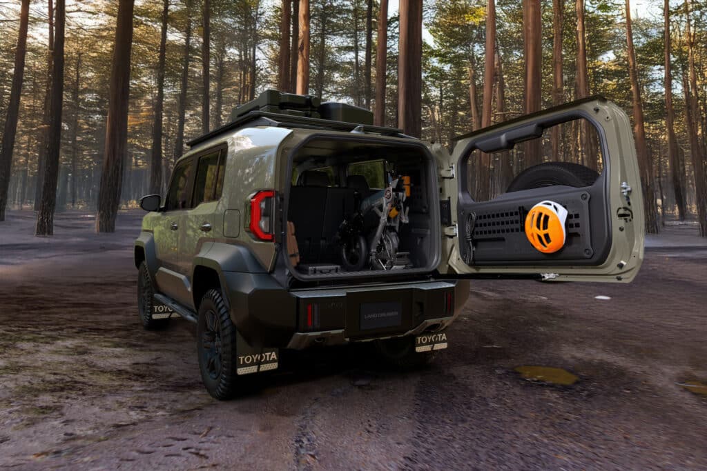 Toyota FJ Cruiser II
Land Cruiser FJ, le petit frère
